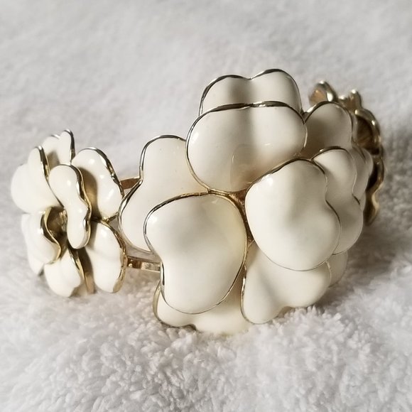 Floral Pansy Cuff Bracelet - Picture 2 of 8